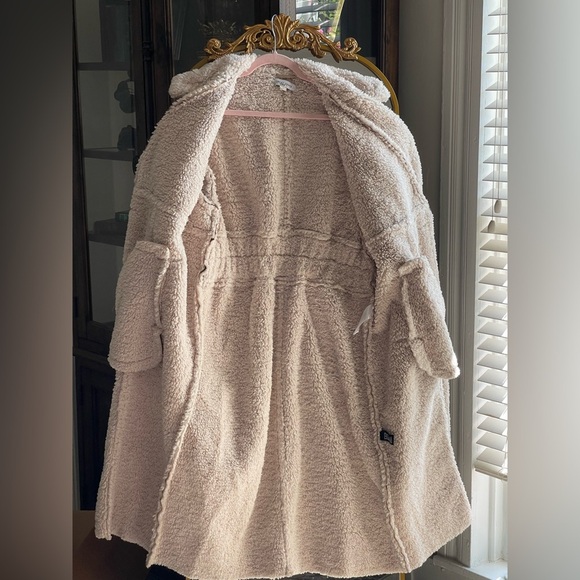 Great Jones Sherpa Lined Women's Tan Double-Breasted Faux Leather Coat - Picture 10 of 15